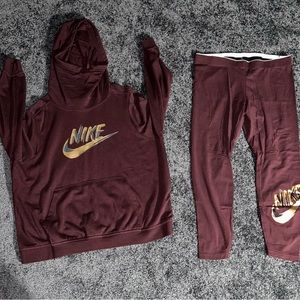 Nike sweatshirt & leggings
